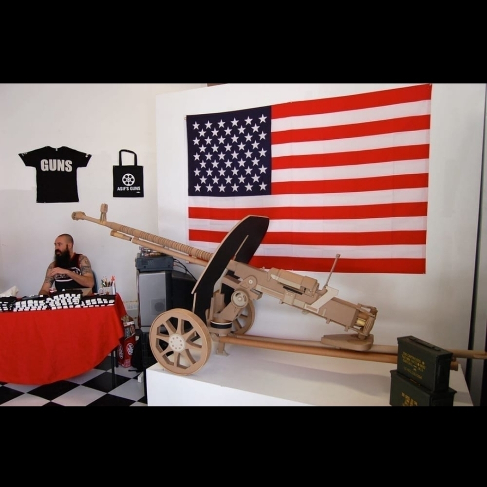 Crooks & Castles x Asif's Guns 2012 Art Basel Limited Edition Tee Black S Rare - Picture 5 of 6